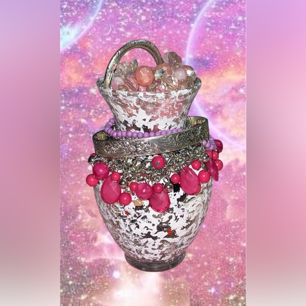Mystery Jewelry Mini Vase Fulfilled with so many lovely Jewelry pieces